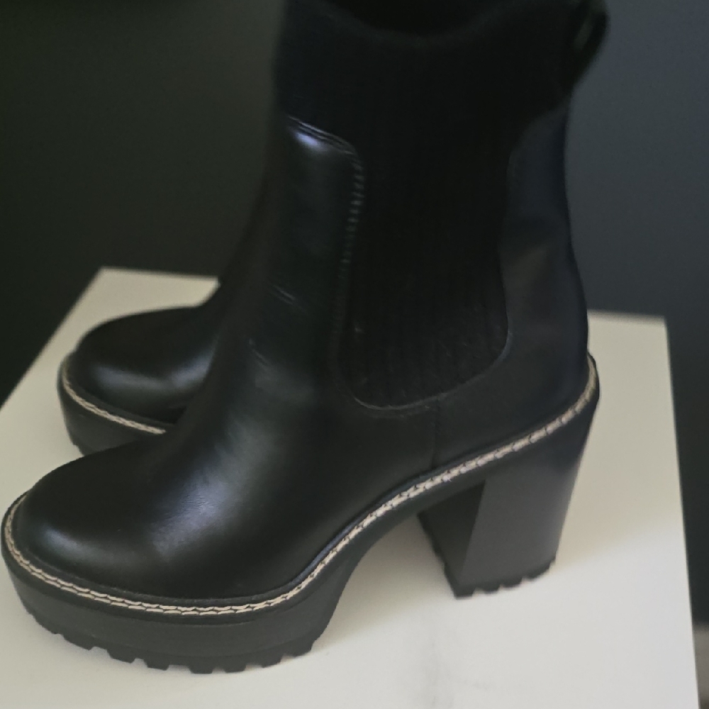 Black Heeled BOOTS - Picture 10 of 13